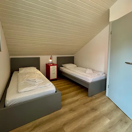 Sonnentraum - 95qm, 3 Schlafzimmer, 3 Baeder, Balkon & Bergblick * فيلنغن